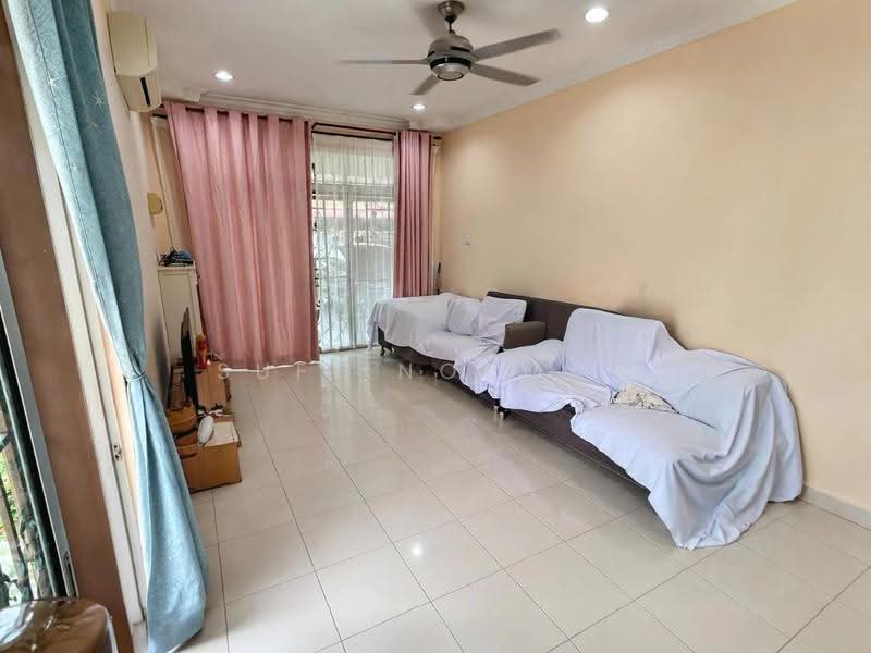 Rumah Teres 1-Tingkat untuk Dijual di Bandar Putra Kulai (Kulai) - Sufi Norman - Living Room - PropertyGuru.com.my