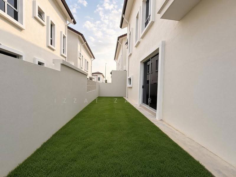 Cluster House for Sale in Kajang (Selangor) - Izzat Zamros - Exterior - PropertyGuru.com.my