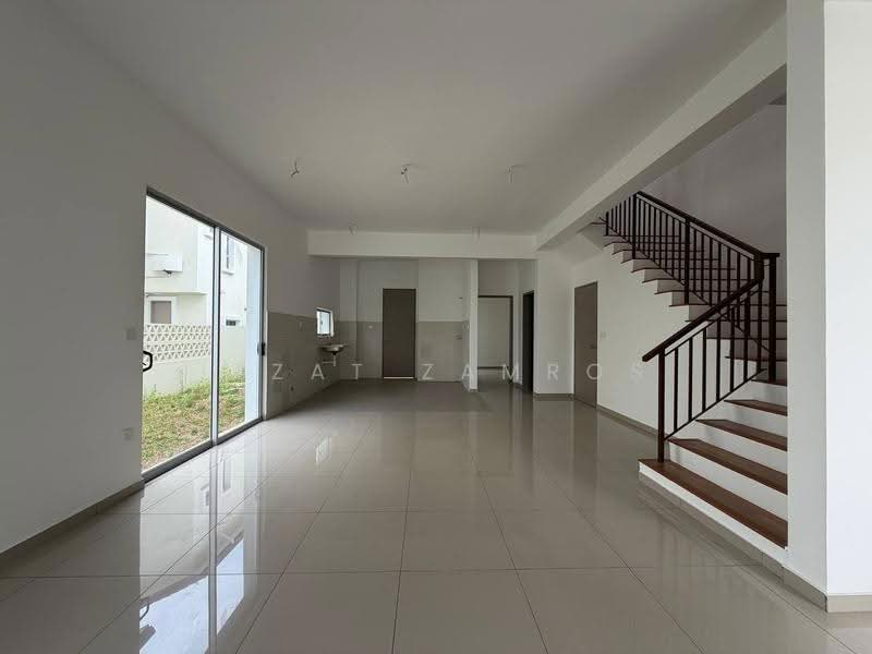 Cluster House for Sale in Kajang (Selangor) - Izzat Zamros - Living Room - PropertyGuru.com.my