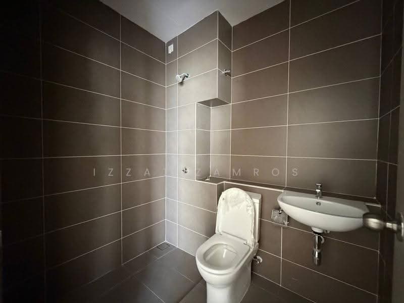 Cluster House for Sale in Kajang (Selangor) - Izzat Zamros - Bathroom - PropertyGuru.com.my