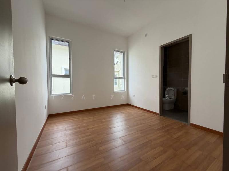Cluster House for Sale in Kajang (Selangor) - Izzat Zamros - Bathroom - PropertyGuru.com.my