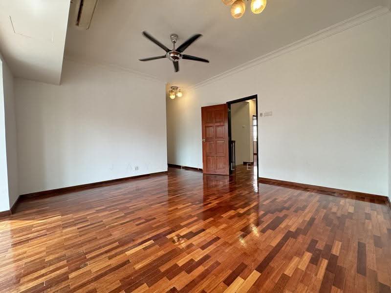 2.5-storey Terraced House for Sale in Bandar Puteri Puchong (Puchong) - Jayden Lee - Living Room - PropertyGuru.com.my