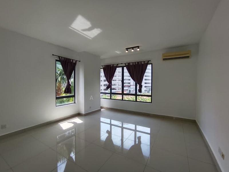 Kondominium untuk Dijual di Quayside @ Clear Water Bay - May Tan - Living Room - PropertyGuru.com.my