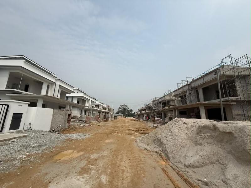 Cluster House for Sale in Taman Bukit Skudai (Skudai) - YIN YIN - Exterior - PropertyGuru.com.my