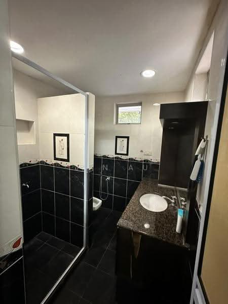 Semi-Detached House for Sale in Kampung Bahru (Johor Bahru) - JAN AU - Bathroom - PropertyGuru.com.my