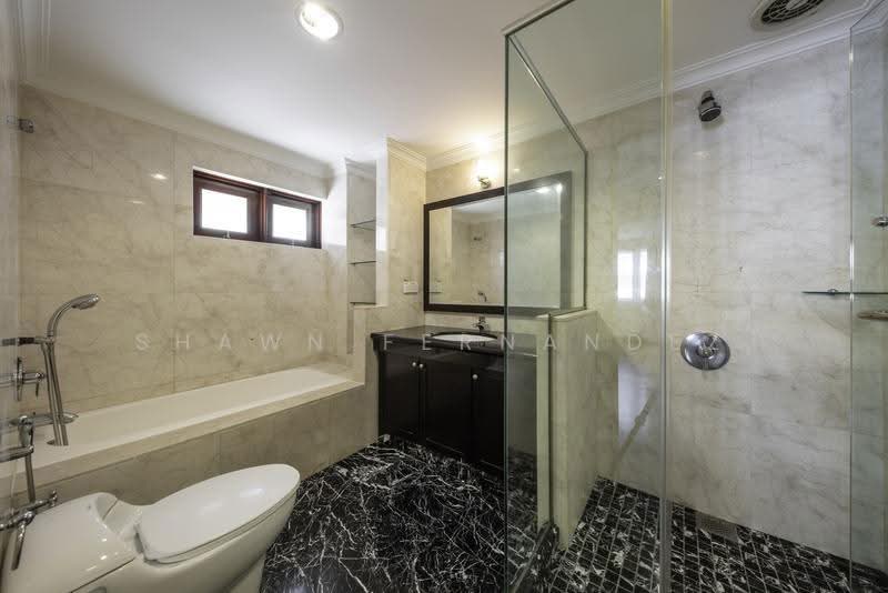 Rumah Banglo untuk Dijual di Bukit Damansara (Damansara Heights) - Shawn Fernandez - Bathroom - PropertyGuru.com.my