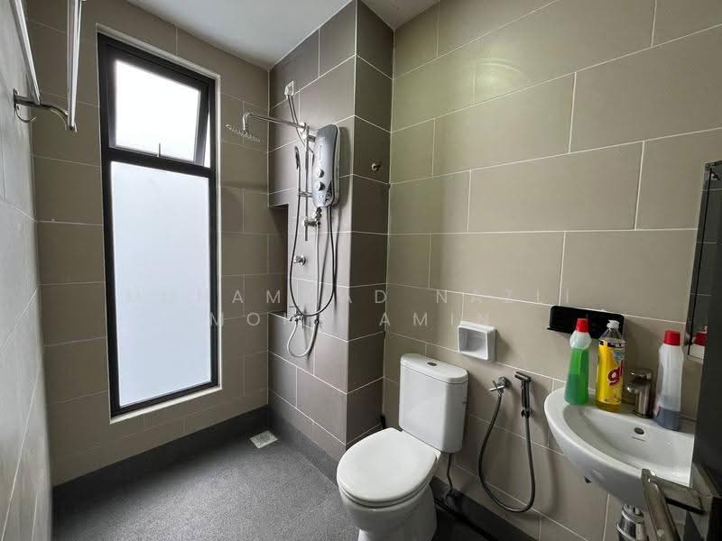 Townhouse for Sale in Bangi (Selangor) - Muhammad Nazli Mohd Amin - Bathroom - PropertyGuru.com.my