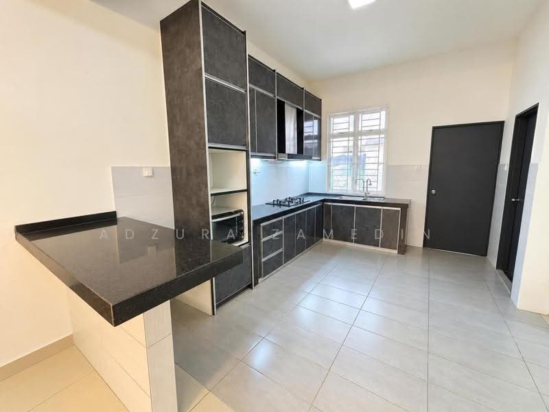 3-storey Terraced House for Sale in Kota Warisan (Sepang) - Adzura Zamedin - Kitchen - PropertyGuru.com.my