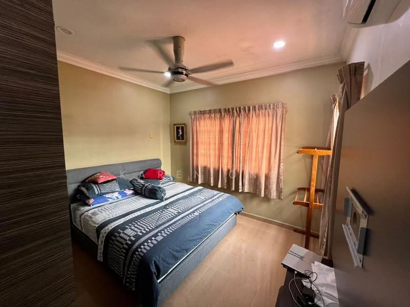 2-storey Terraced House for Sale in Taman Bunga Negara (Shah Alam) - Karen Ong - Bedroom - PropertyGuru.com.my