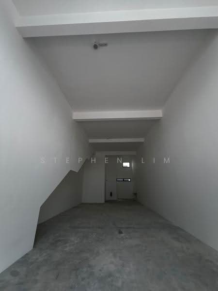Shop for Rent in Bandar Gamuda Cove (Dengkil) - Stephen Lim - Interior - PropertyGuru.com.my