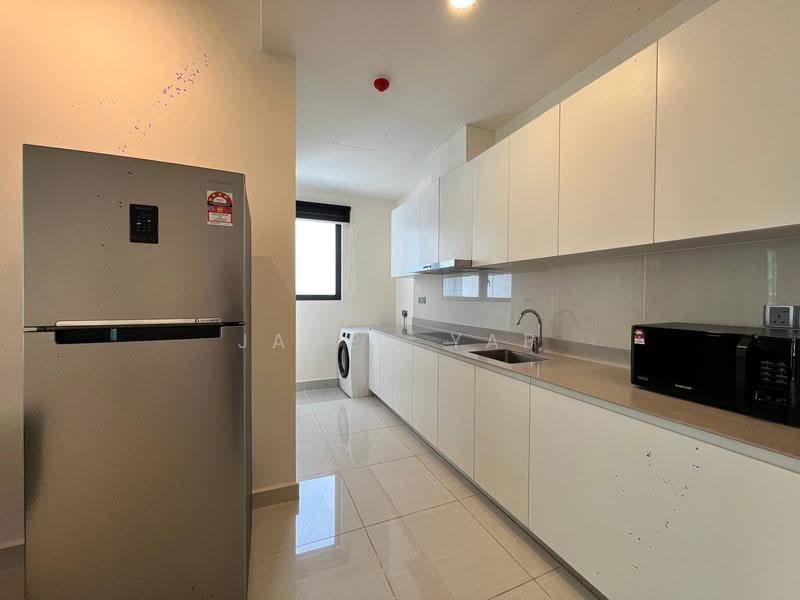 Kediaman Servis untuk Disewa di Senada Residence @ KLGCC Resort - Jaden Yap - Kitchen - PropertyGuru.com.my