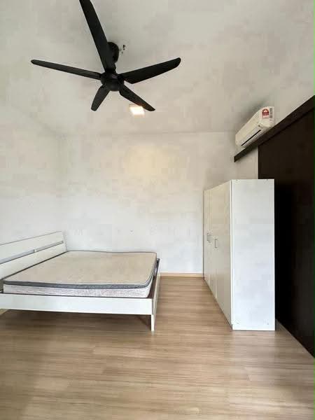 Kediaman Servis untuk Dijual di Cube 8 Teens - May Phing - Bedroom - PropertyGuru.com.my