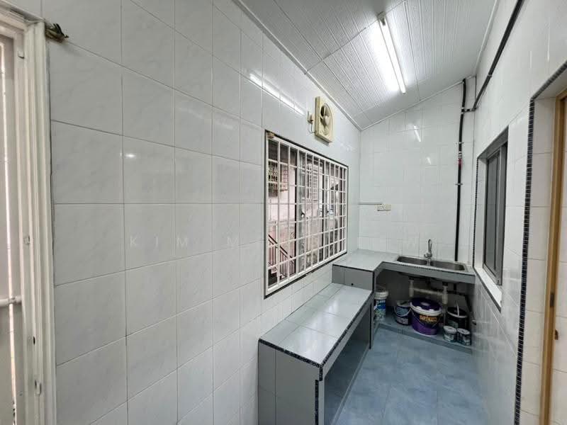 Rumah Teres 2-Tingkat untuk Disewa di Taman Wangsa Permai (Kepong) - Kim Meng Lew - Kitchen - PropertyGuru.com.my