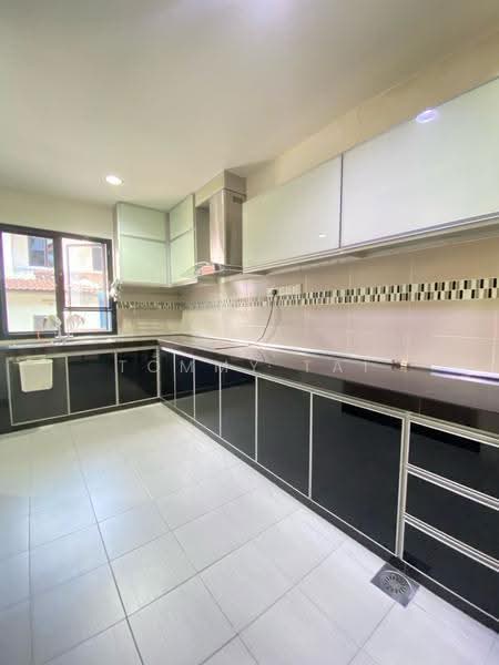 Rumah Teres 2-Tingkat untuk Disewa di Taman Desa Tebrau (Tebrau) - Tommy Tai - Kitchen - PropertyGuru.com.my