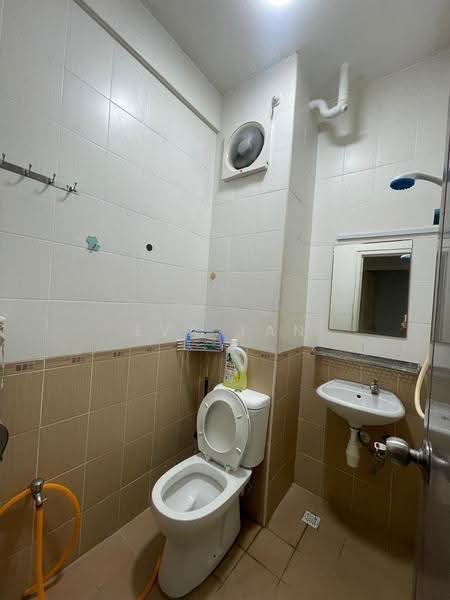 Kondominium untuk Disewa di Cassia Resort Condominium - Eva Tan - Bathroom - PropertyGuru.com.my
