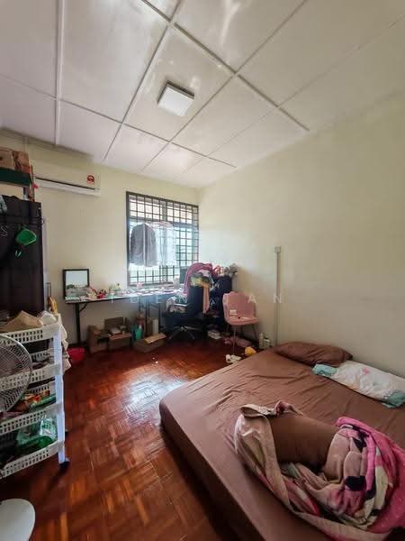 1.5-storey Terraced House for Sale in Taman Bukit Jaya (Ulu Tiram) - Iden Tan - Bedroom - PropertyGuru.com.my