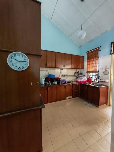 1.5-storey Terraced House for Sale in Taman Bukit Jaya (Ulu Tiram) - Iden Tan - Kitchen - PropertyGuru.com.my