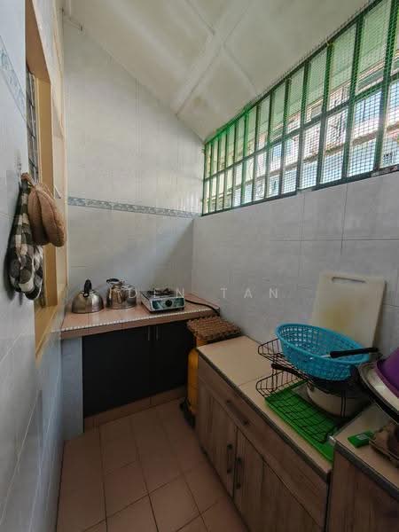 1.5-storey Terraced House for Sale in Taman Bukit Jaya (Ulu Tiram) - Iden Tan - Kitchen - PropertyGuru.com.my