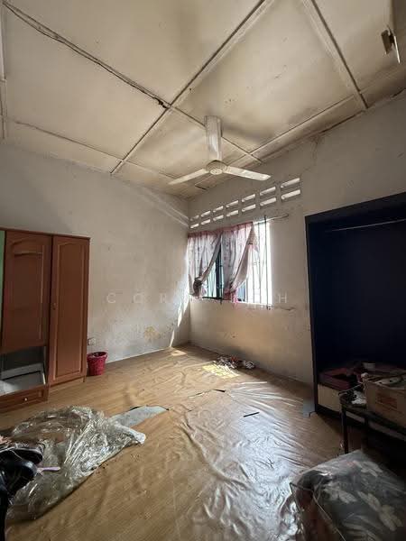 2-storey Terraced House for Rent in Taman Kobena (Tampoi) - Cora Loh - Bedroom - PropertyGuru.com.my