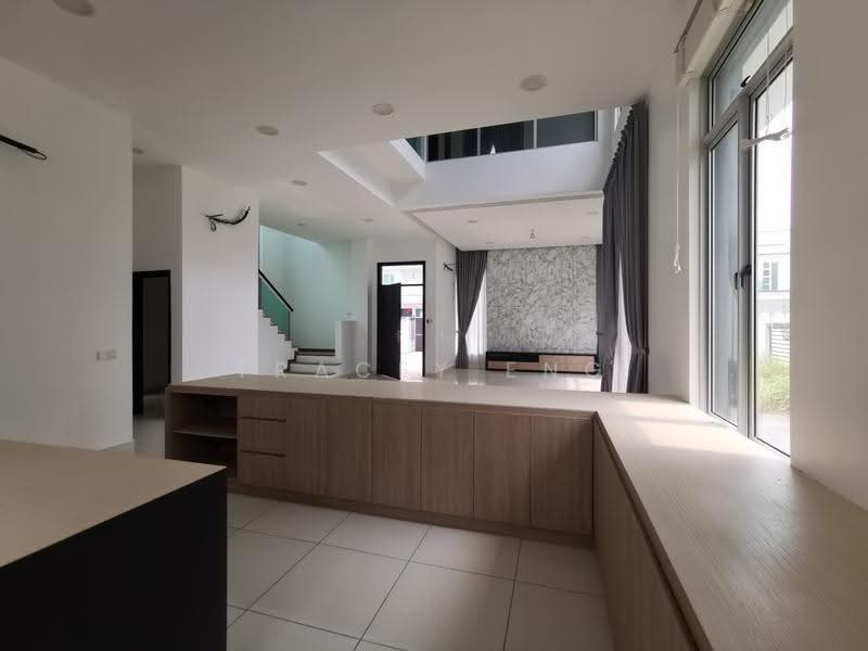 Semi-Detached House for Sale in Taman Nusa Bestari (Iskandar Puteri (Nusajaya)) - Tracey Eng - Dry Kitchen - PropertyGuru.com.my