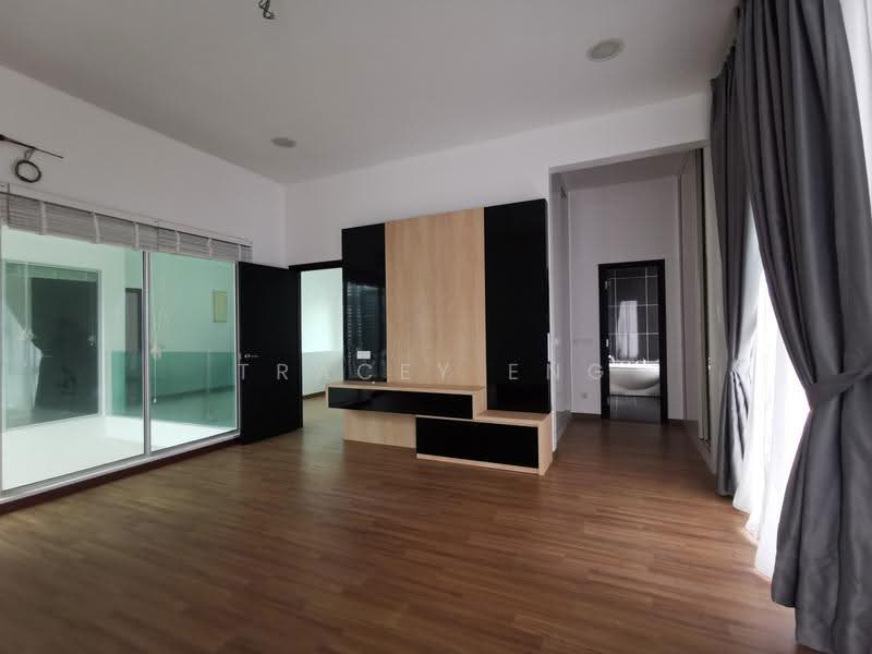 Semi-Detached House for Sale in Taman Nusa Bestari (Iskandar Puteri (Nusajaya)) - Tracey Eng - Master Bedroom - PropertyGuru.com.my