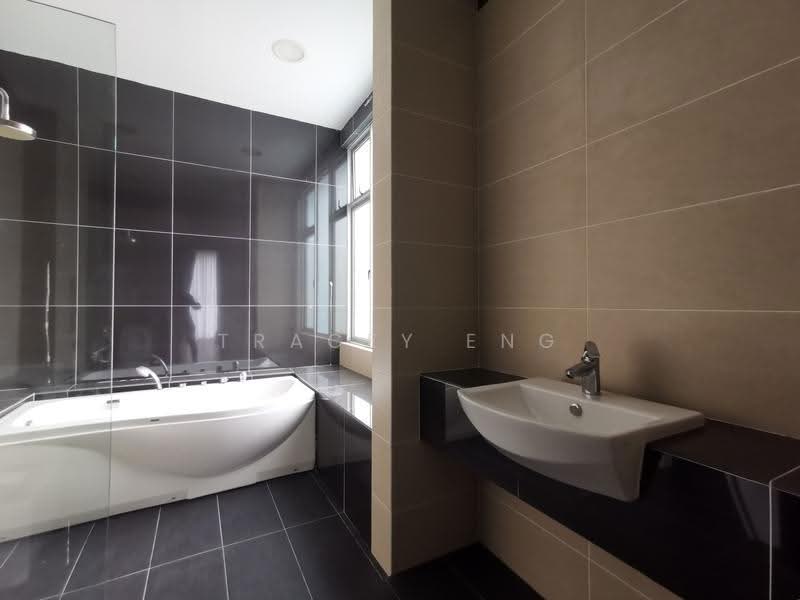 Semi-Detached House for Sale in Taman Nusa Bestari (Iskandar Puteri (Nusajaya)) - Tracey Eng - Master Bathroom - PropertyGuru.com.my