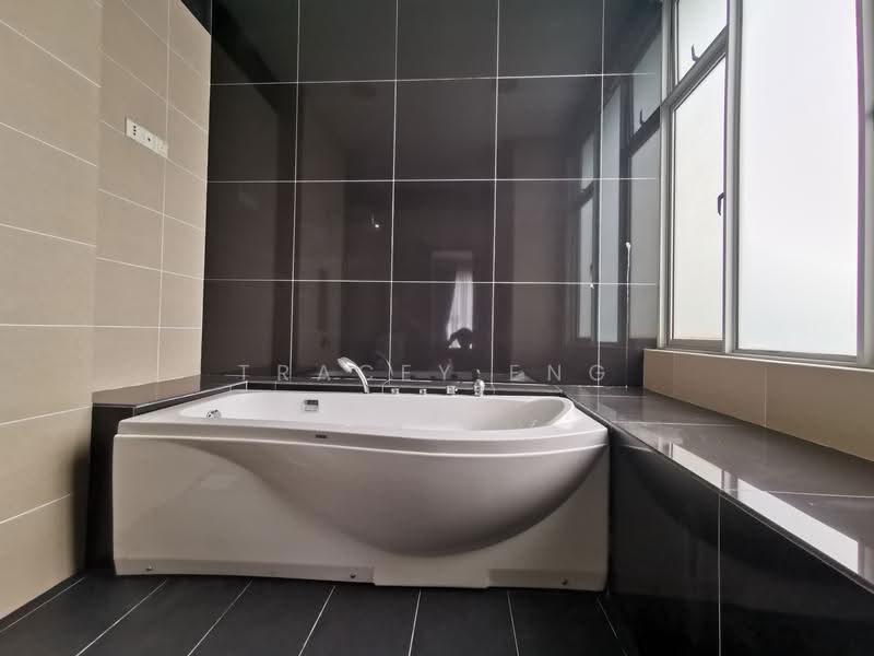 Semi-Detached House for Sale in Taman Nusa Bestari (Iskandar Puteri (Nusajaya)) - Tracey Eng - Master Bathroom - PropertyGuru.com.my