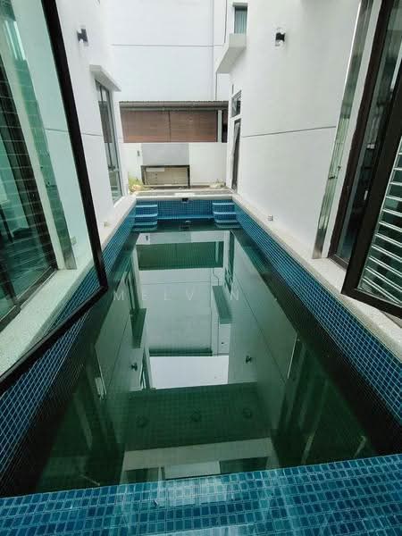 Rumah Berkembar untuk Dijual di Bandar Mahkota Cheras (Cheras) - Melvin . - Pool - PropertyGuru.com.my
