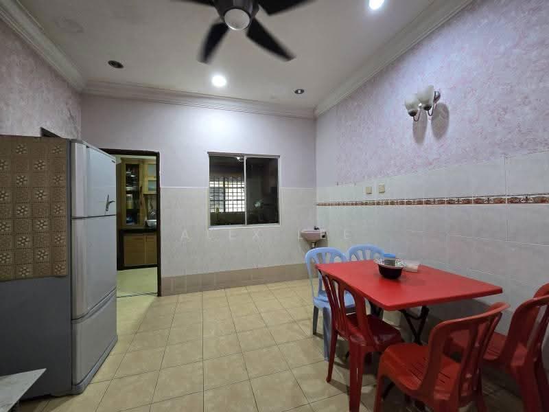 Rumah Teres untuk Dijual di Bandar Puteri Klang (Klang) - Alex Lee - Kitchen - PropertyGuru.com.my