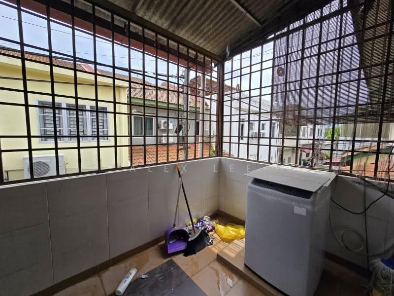 Rumah Teres untuk Dijual di Bandar Puteri Klang (Klang) - Alex Lee - Balcony - PropertyGuru.com.my