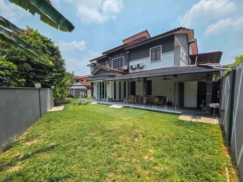 Semi-Detached House for Sale in Bangi (Selangor) - Mohd Aizat Saiful Bahri - Exterior - PropertyGuru.com.my
