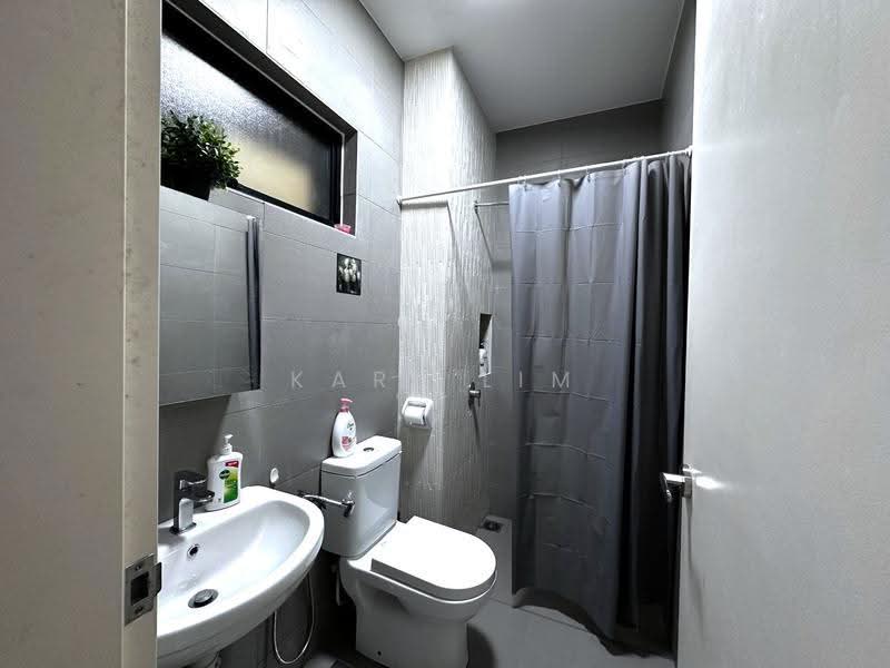 Cluster House for Sale in Setia Tropika (Johor Bahru) - Karl Lim - Bathroom - PropertyGuru.com.my