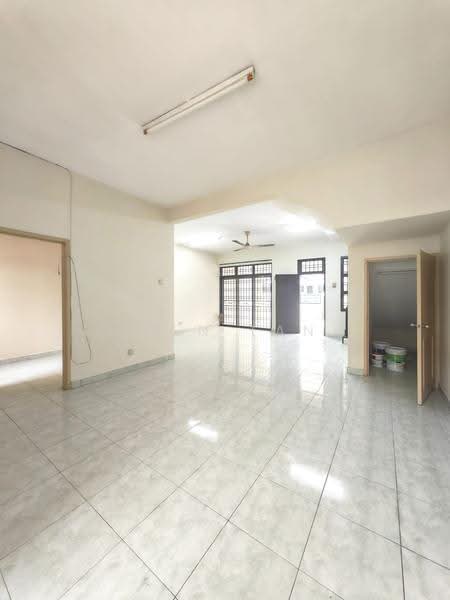 2-storey Terraced House for Sale in Taman Desa Tebrau (Tebrau) - Iden Tan - Living Room - PropertyGuru.com.my