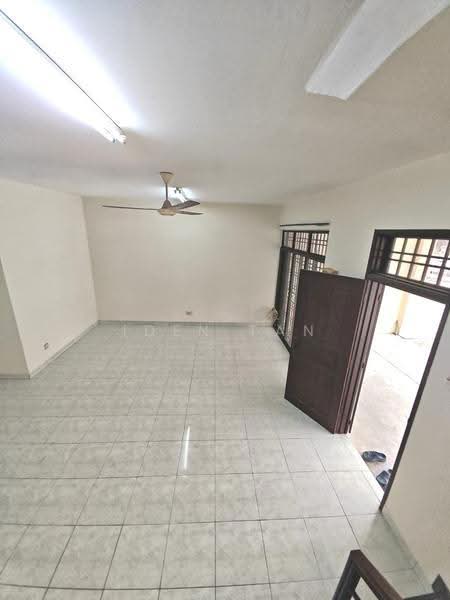 2-storey Terraced House for Sale in Taman Desa Tebrau (Tebrau) - Iden Tan - Living Room - PropertyGuru.com.my