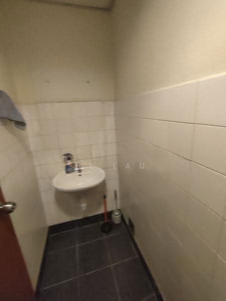 Pejabat untuk Disewa di Cheras (Kuala Lumpur) - HL Lau - Bathroom - PropertyGuru.com.my