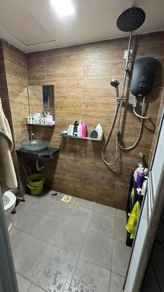 Kondominium untuk Dijual di Pelangi Heights 2 - Kelly Hu - Bathroom - PropertyGuru.com.my