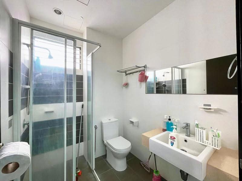Rumah Berkembar untuk Dijual di Bayan Lepas (Penang) - Welwits Sim - Bathroom - PropertyGuru.com.my
