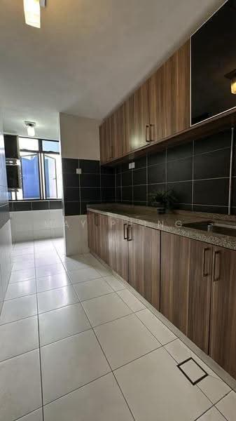 Service Residence for Sale at D'Inspire Residence (Inspira Bestari) - May Phing - Kitchen - PropertyGuru.com.my