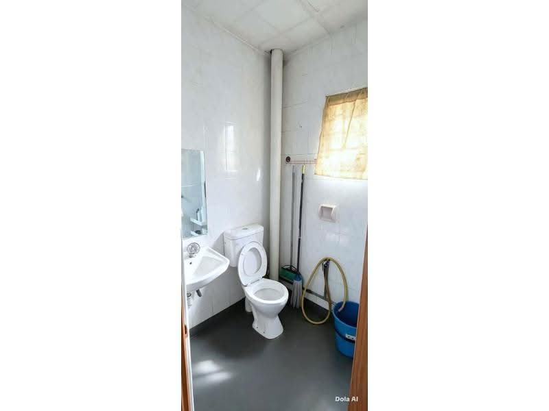 Rumah Teres 2-Tingkat untuk Dijual di Taman Tampoi Indah (Tampoi) - Karl Lim - Bathroom - PropertyGuru.com.my