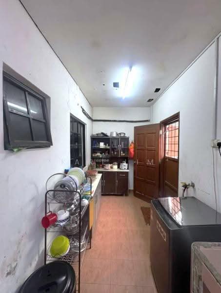 Rumah Teres 2-Tingkat untuk Dijual di Taman Tampoi Indah (Tampoi) - Karl Lim - Kitchen - PropertyGuru.com.my