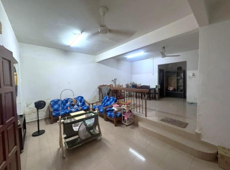 Rumah Teres 2-Tingkat untuk Dijual di Taman Tampoi Indah (Tampoi) - Karl Lim - Living Room - PropertyGuru.com.my