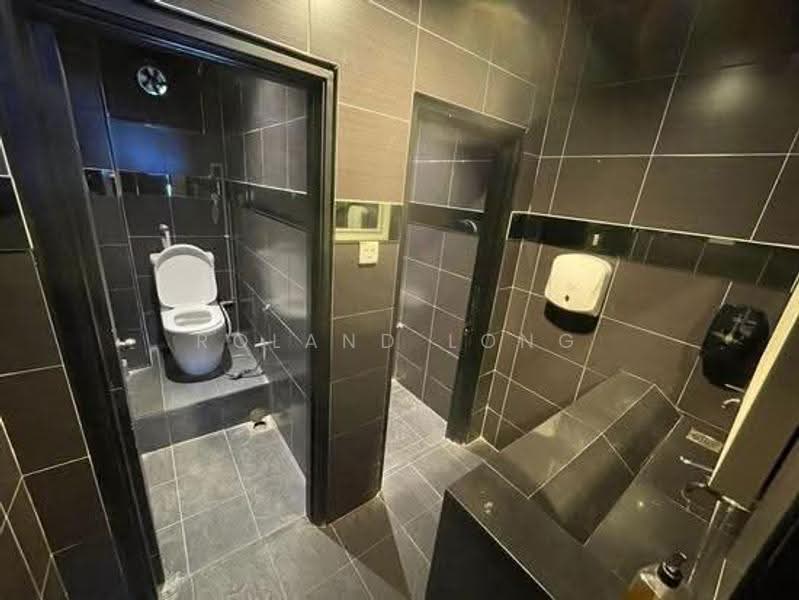 Kedai / Pejabat untuk Disewa di Aman Suria (Petaling Jaya) - Roland Long - Bathroom - PropertyGuru.com.my