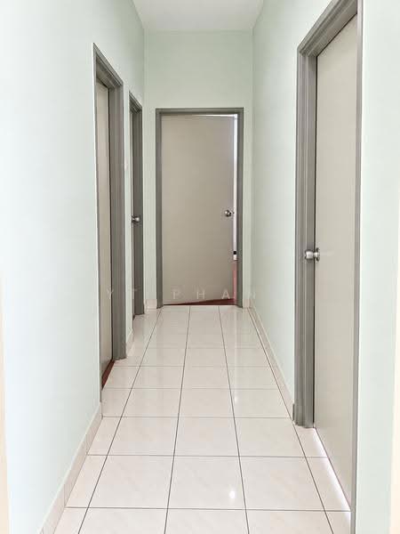 Apartment for Sale at Suria Kipark Damansara - YT Phang - Corridor - PropertyGuru.com.my