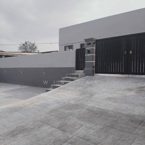 Rumah Banglo untuk Dijual di Larkin (Johor Bahru) - Win Tan - Exterior - PropertyGuru.com.my