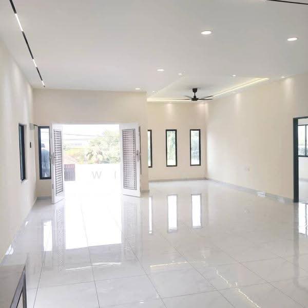Rumah Banglo untuk Dijual di Larkin (Johor Bahru) - Win Tan - Living Room - PropertyGuru.com.my