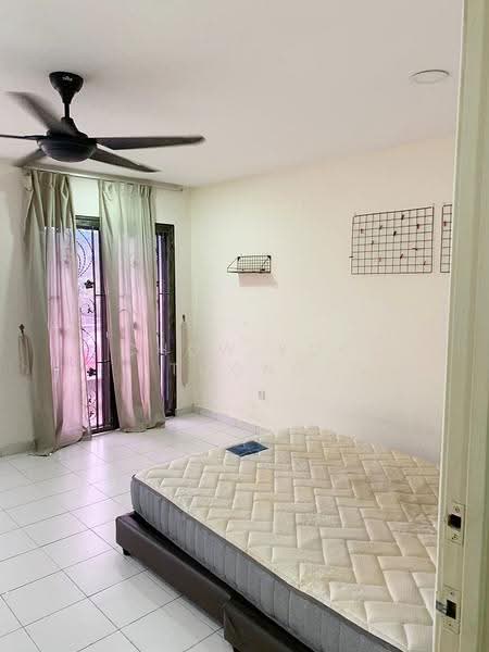 Rumah Teres 2.5-Tingkat untuk Disewa di Taman Damai Utama (Bandar Kinrara) - Chow Kok Toong - Bedroom - PropertyGuru.com.my