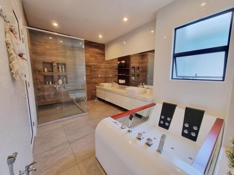 Bungalow House for Sale in Bandar Bukit Puchong 2 (Puchong) - Evan Goh - Bathroom - PropertyGuru.com.my