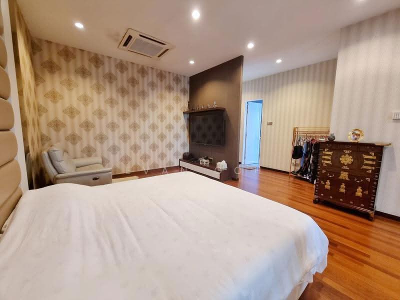 Bungalow House for Sale in Bandar Bukit Puchong 2 (Puchong) - Evan Goh - Bedroom - PropertyGuru.com.my
