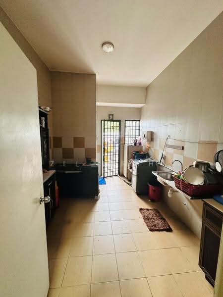 2-storey Terraced House for Sale in Bandar Teknologi Kajang (Kajang) - Azli Ibrahim - Kitchen - PropertyGuru.com.my