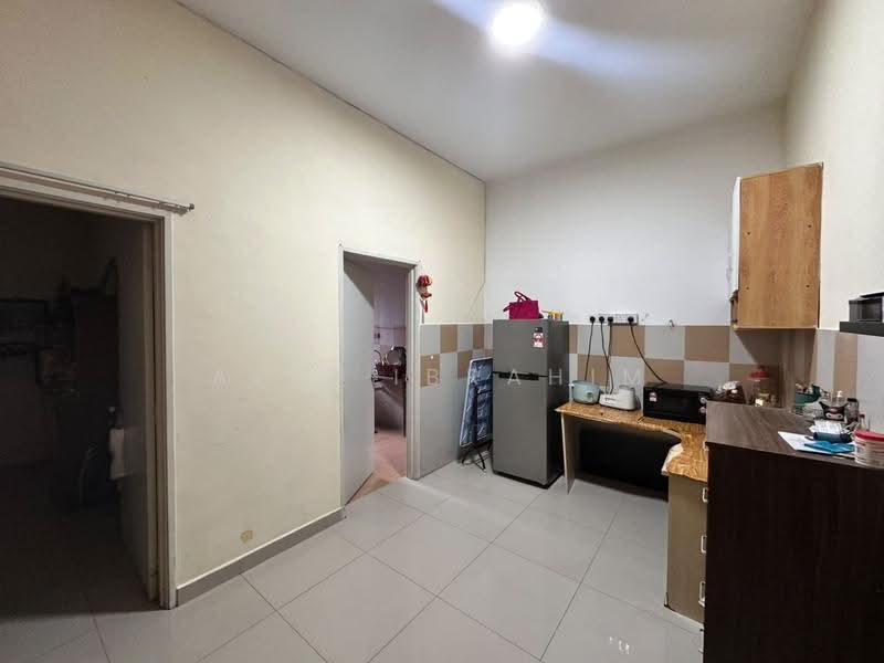 2-storey Terraced House for Sale in Bandar Teknologi Kajang (Kajang) - Azli Ibrahim - Kitchen - PropertyGuru.com.my